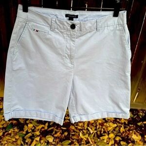 Tommy Hilfiger Women's Baby Blue Chino Shorts
Size 6